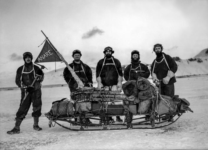 1948 Big Ben climbing expedition ready to depart, 30 November, 1948 © AAD